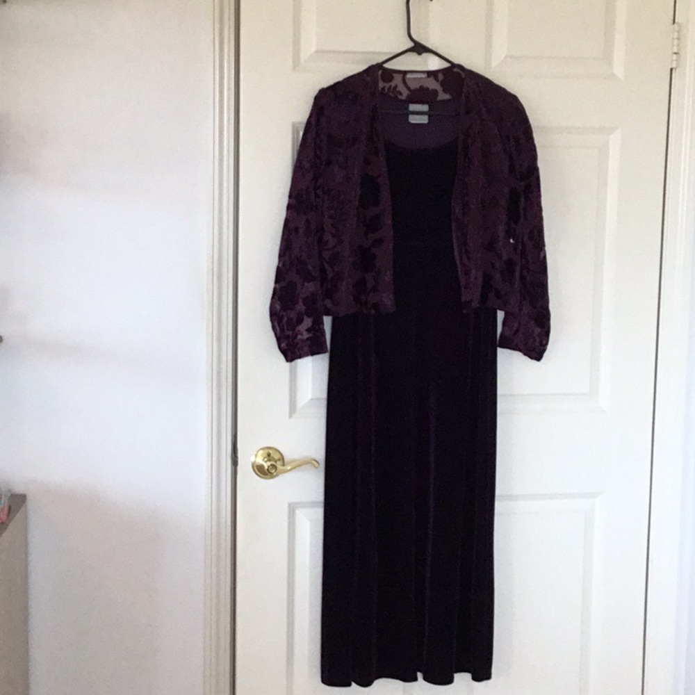 LADIES EVENING DRESS